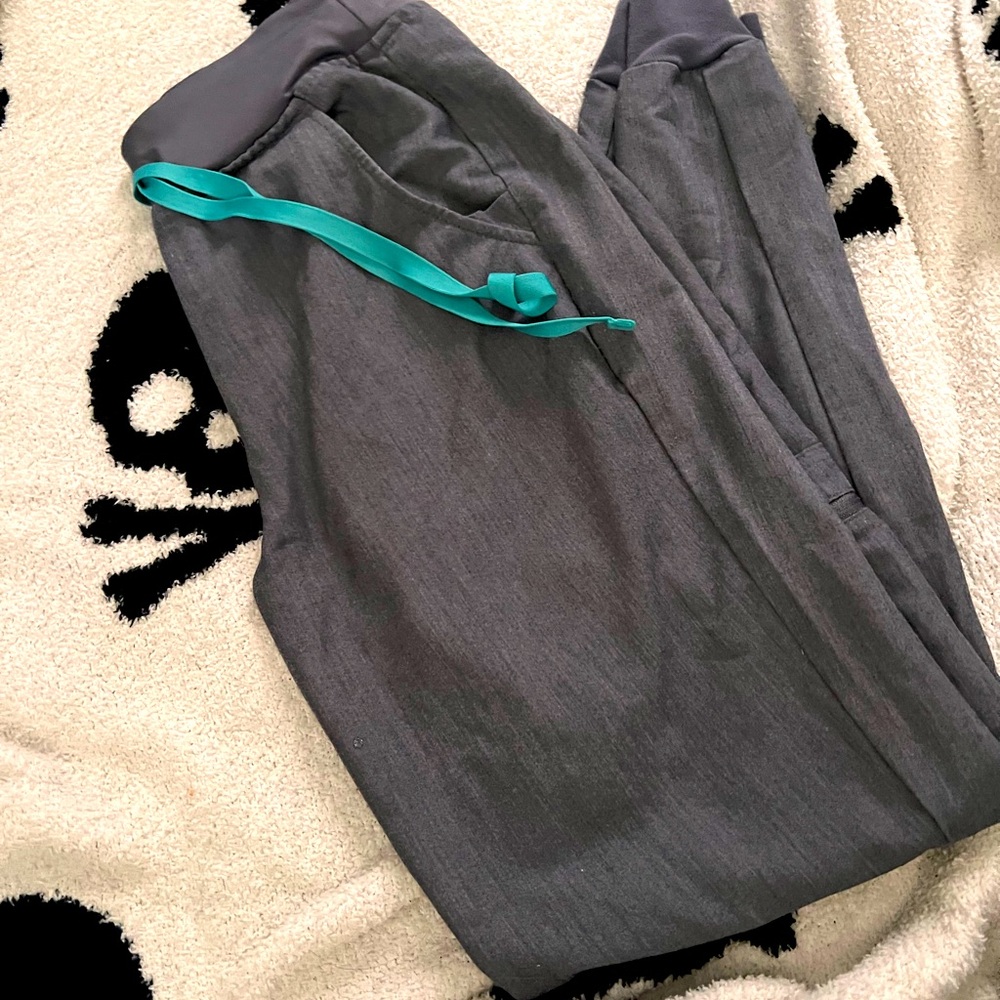 *SOLD*Figs Zamora high waisted joggers xs